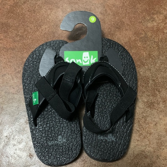 Sanuk sandals - Picture 1 of 1